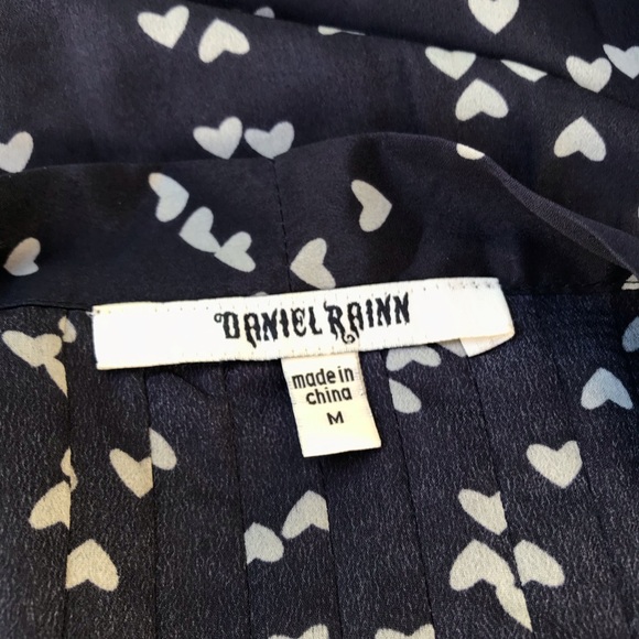 Daniel Rainn Black with Beige Heart Print Tie Neck Detail Blouse 3/4 Sleeve M - Picture 8 of 11